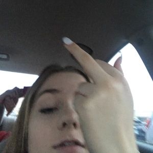 Meet your Posher, Isabel